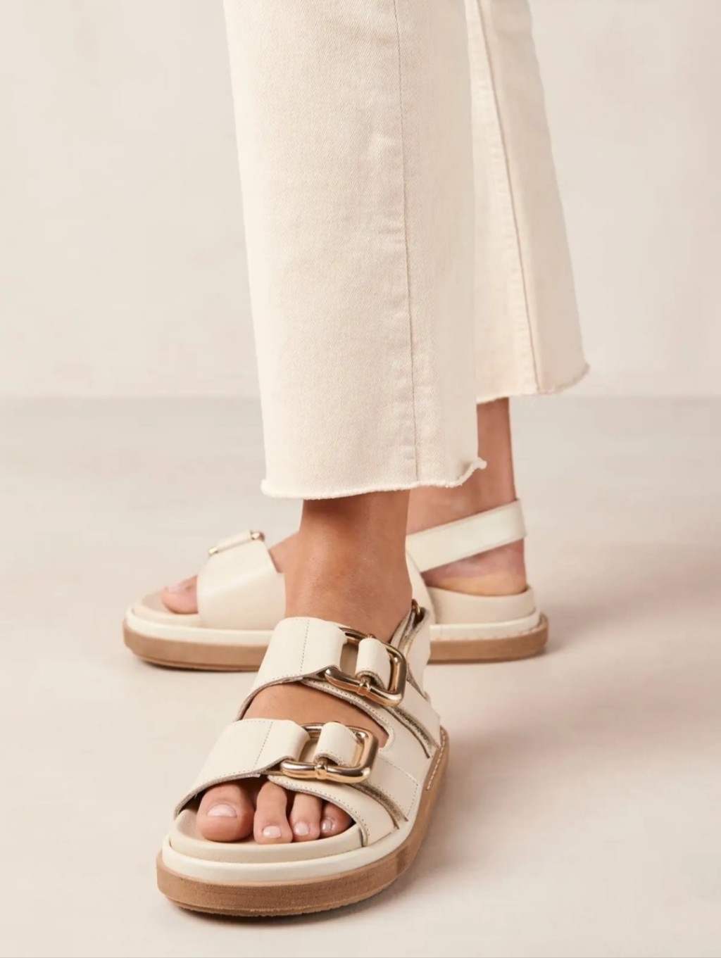 Alohas Harper Leather Women's Cream Buckle Platform Sandals Size 38 (7/7.5)